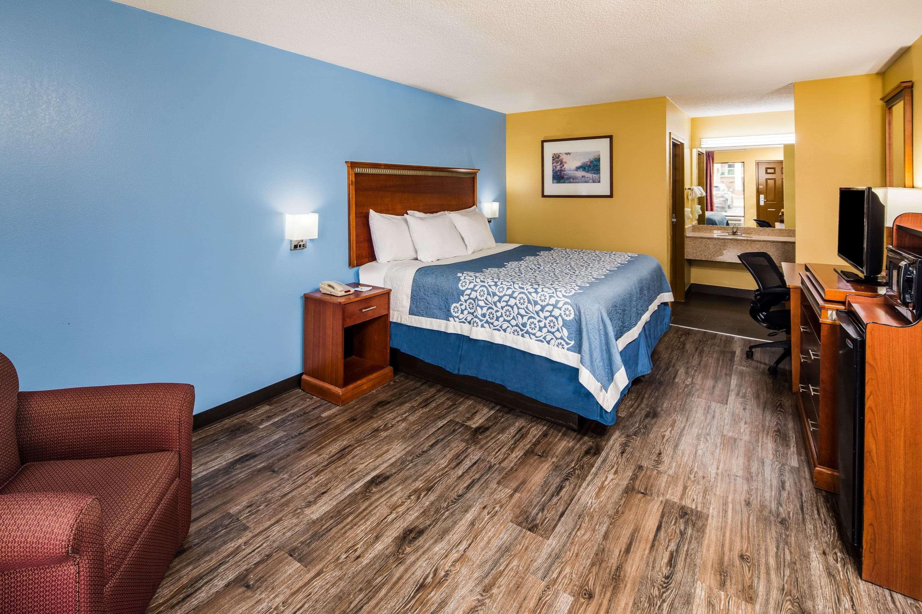 Days Inn By Wyndham Oak Grove/Ft. Campbell Exteriör bild