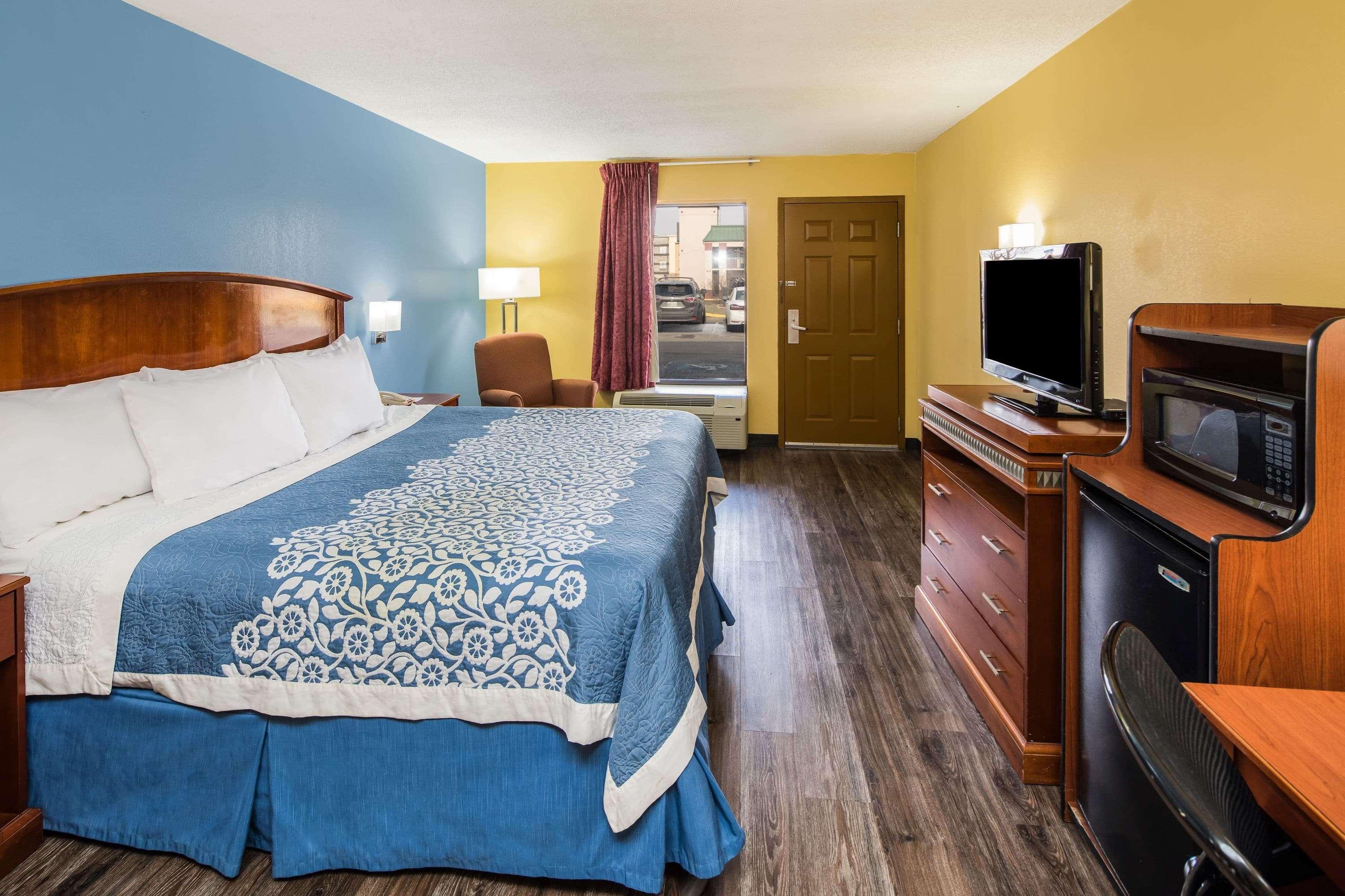 Days Inn By Wyndham Oak Grove/Ft. Campbell Exteriör bild