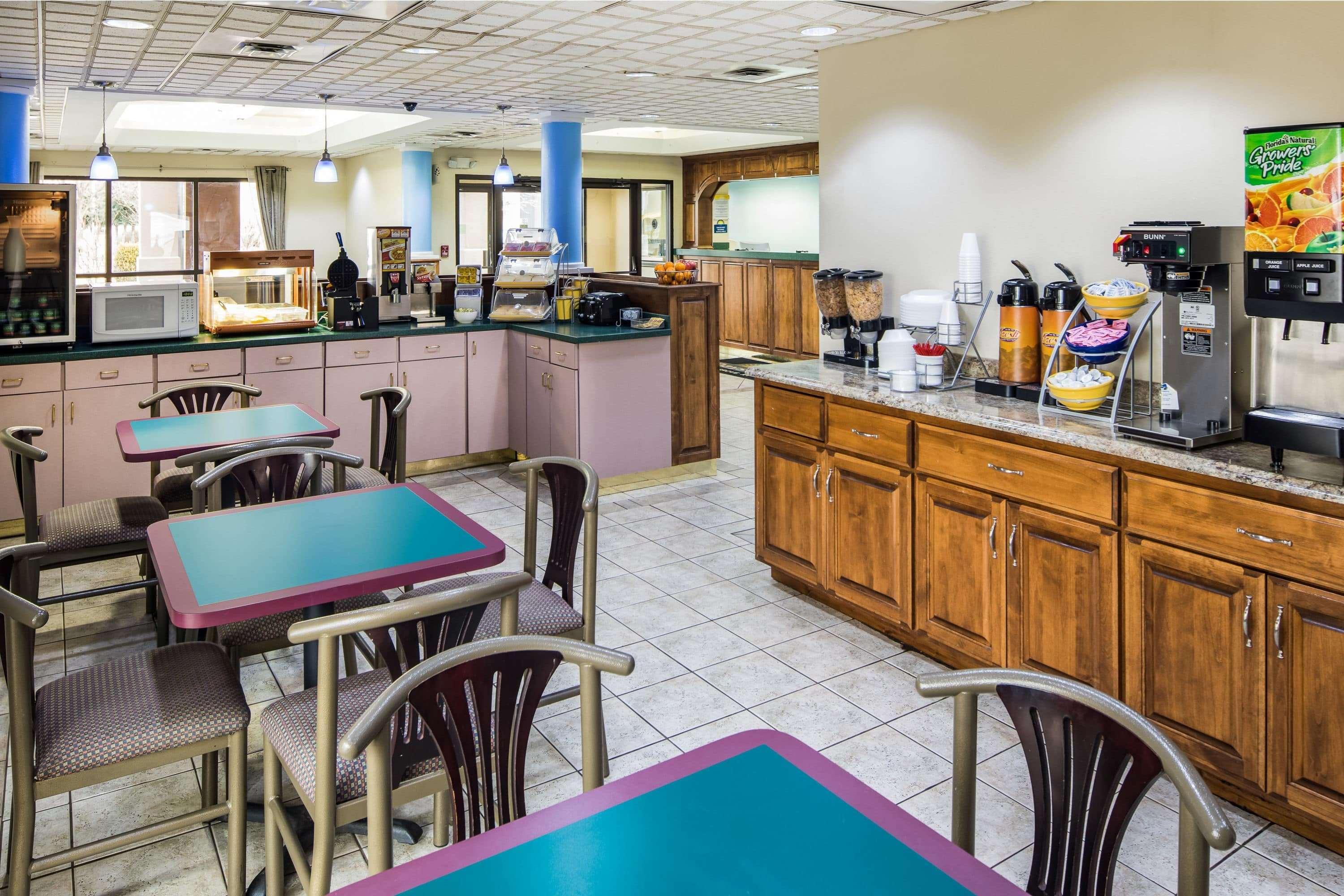 Days Inn By Wyndham Oak Grove/Ft. Campbell Exteriör bild