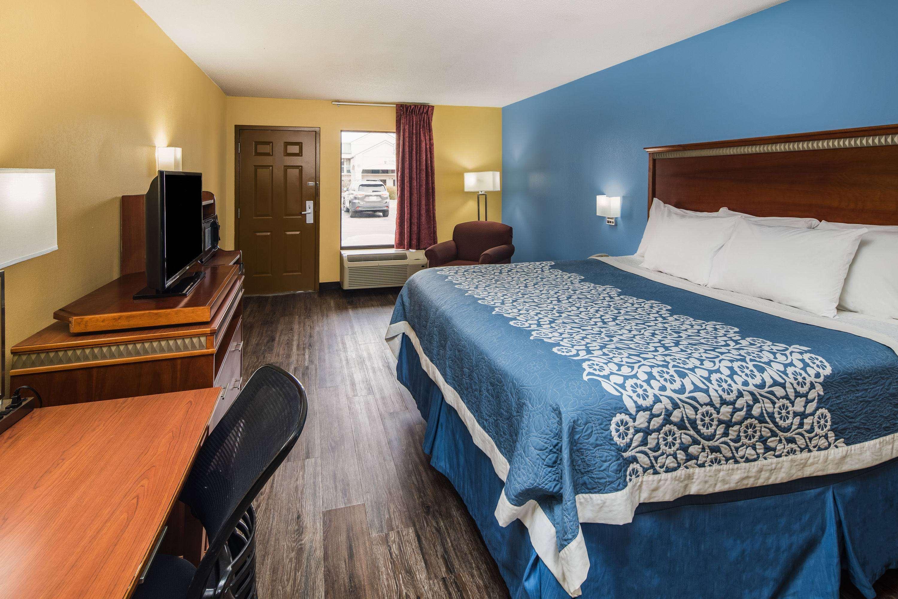 Days Inn By Wyndham Oak Grove/Ft. Campbell Exteriör bild