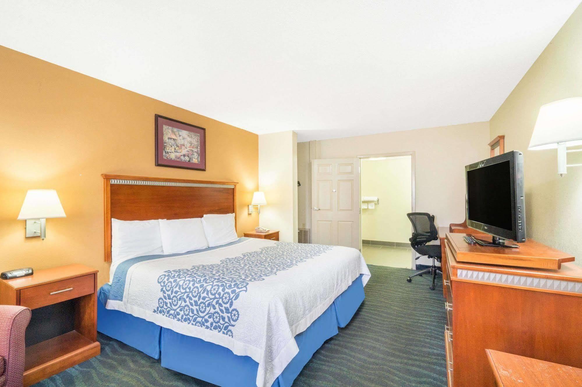 Days Inn By Wyndham Oak Grove/Ft. Campbell Exteriör bild